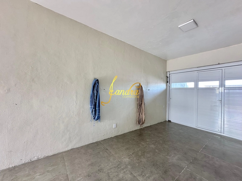 Casa com piscina ,  no centro com 03 dormitórios: 12ª foto da galeria de imagens do imóvel