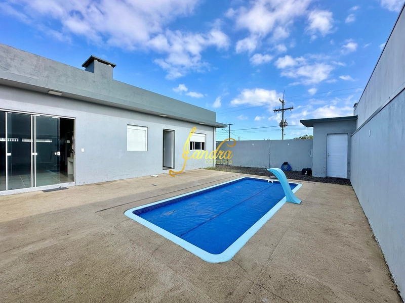 Casa com piscina ,  no centro com 03 dormitórios: 6ª foto da galeria de imagens do imóvel