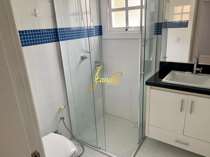 Casa em condomínio com dois terrenos e meio, piscina: 17ª foto da galeria de imagens do imóvel