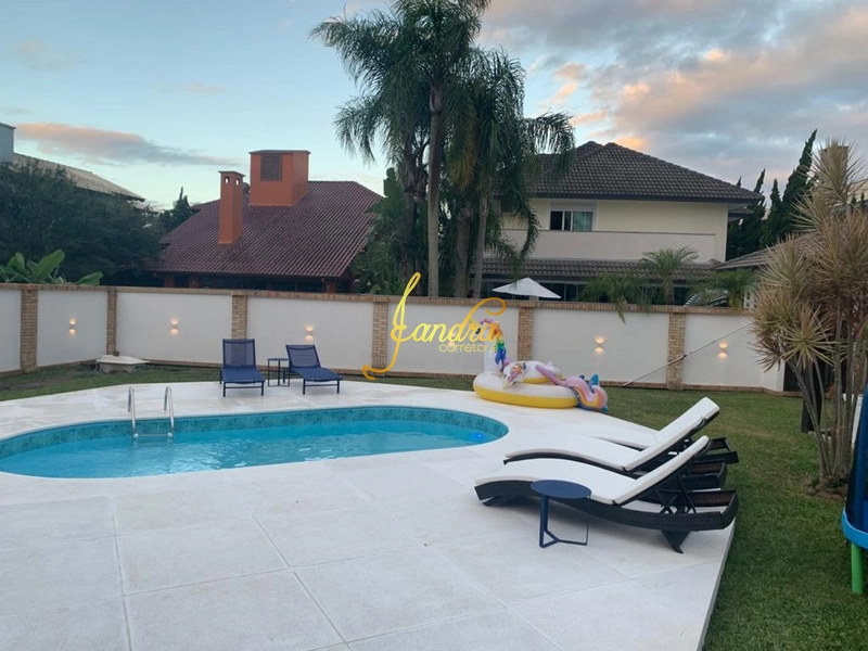 Casa em condomínio com dois terrenos e meio, piscina: 20ª foto da galeria de imagens do imóvel