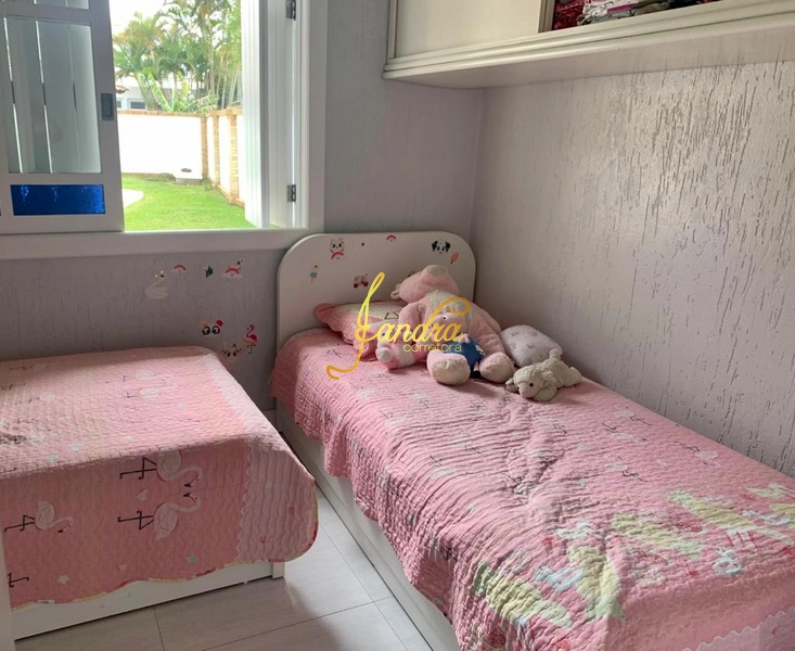 Casa em condomínio com dois terrenos e meio, piscina: 2ª foto da galeria de imagens do imóvel