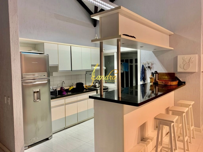 Casa em condomínio com dois terrenos e meio, piscina: 9ª foto da galeria de imagens do imóvel