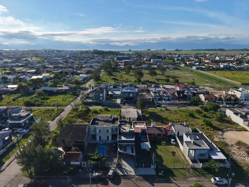 CASA À VENDA: 2ª foto da galeria de imagens do imóvel
