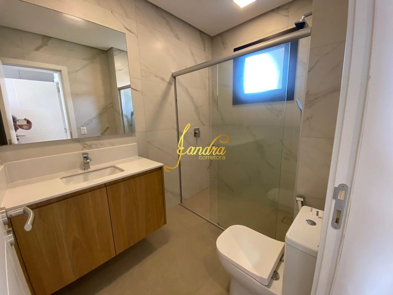 Sobrado com piscina, 06 suítes, mobiliado e decorado: 2ª foto da galeria de imagens do imóvel
