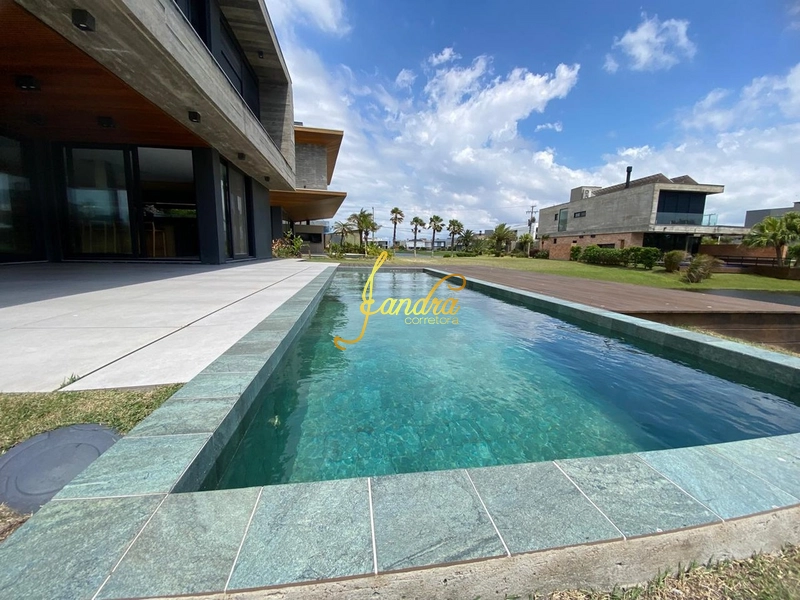 Sobrado com piscina, 06 suítes, mobiliado e decorado: 17ª foto da galeria de imagens do imóvel