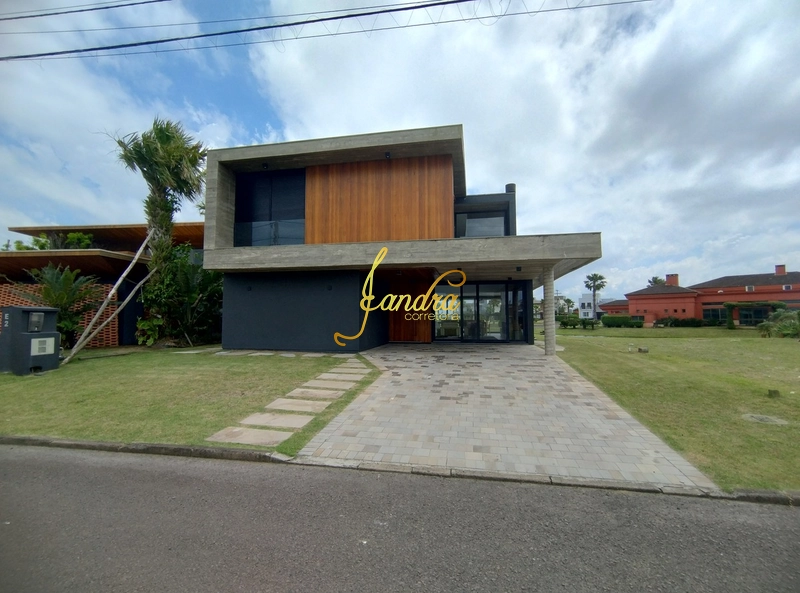 Sobrado com piscina, 06 suítes, mobiliado e decorado: 4ª foto da galeria de imagens do imóvel