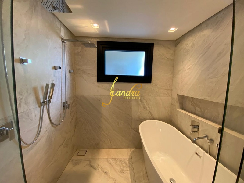 Sobrado com piscina, 06 suítes, mobiliado e decorado: 6ª foto da galeria de imagens do imóvel