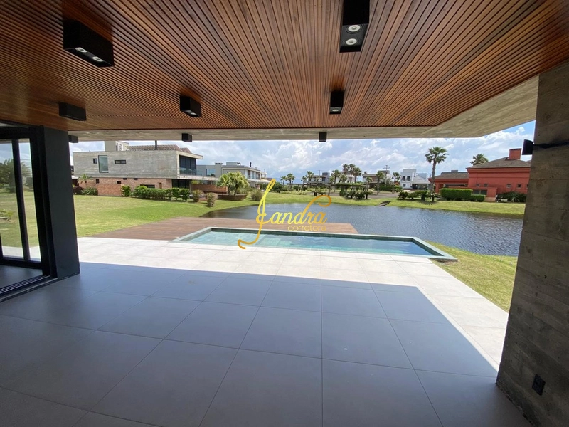 Sobrado com piscina, 06 suítes, mobiliado e decorado: 20ª foto da galeria de imagens do imóvel