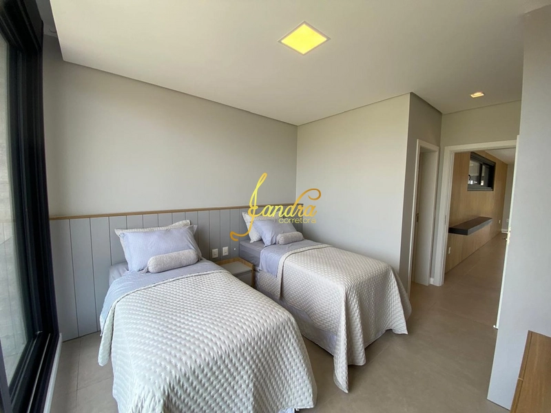 Sobrado com piscina, 06 suítes, mobiliado e decorado: 16ª foto da galeria de imagens do imóvel