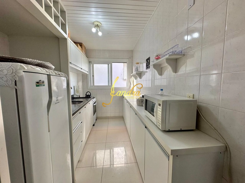 Amplo apartamento reformado de 1 dormitório: 3ª foto da galeria de imagens do imóvel
