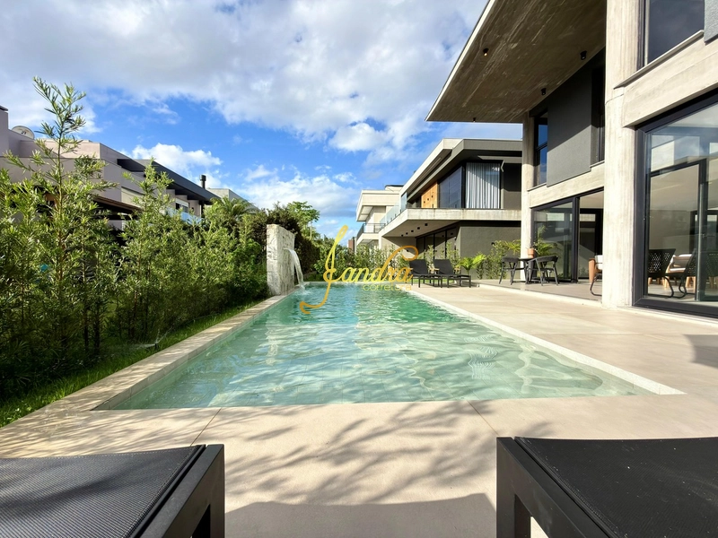 Sobrado com 05 suítes, com 400m2 de área construída: 5ª foto da galeria de imagens do imóvel