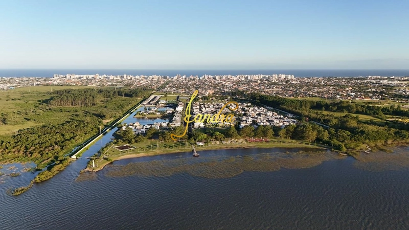 Sobrado com 05 suítes, com 400m2 de área construída: 24ª foto da galeria de imagens do imóvel