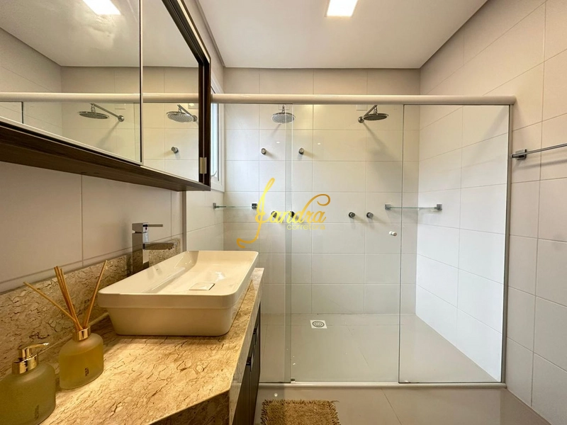 Casa térrea mobiliada e decorada com piscina: 3ª foto da galeria de imagens do imóvel
