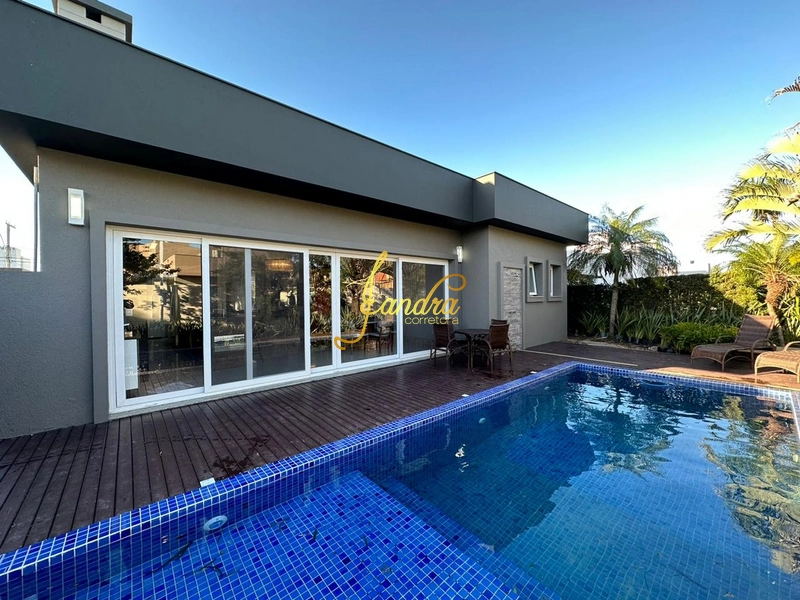Casa térrea mobiliada e decorada com piscina: 7ª foto da galeria de imagens do imóvel