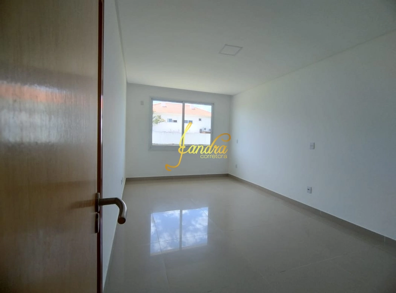 Casa térrea com 500m2 de área construída com SETE suítes: 11ª foto da galeria de imagens do imóvel