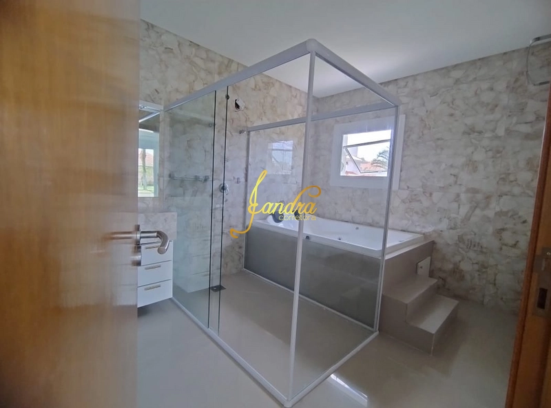 Casa térrea com 500m2 de área construída com SETE suítes: 5ª foto da galeria de imagens do imóvel