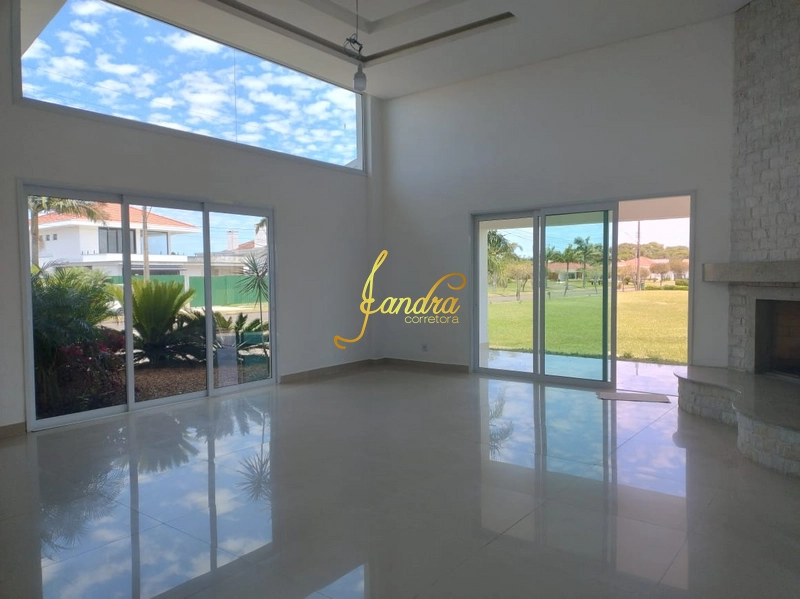 Casa térrea com 500m2 de área construída com SETE suítes: 7ª foto da galeria de imagens do imóvel