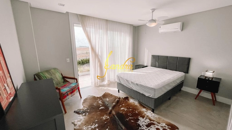 Casa térrea com 3 suítes e beira lago com piscina: 18ª foto da galeria de imagens do imóvel