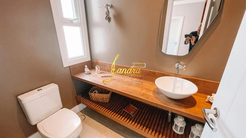 Casa térrea com 3 suítes e beira lago com piscina: 13ª foto da galeria de imagens do imóvel