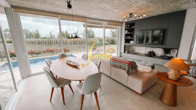 Casa térrea com 3 suítes e beira lago com piscina: 30ª foto da galeria de imagens do imóvel