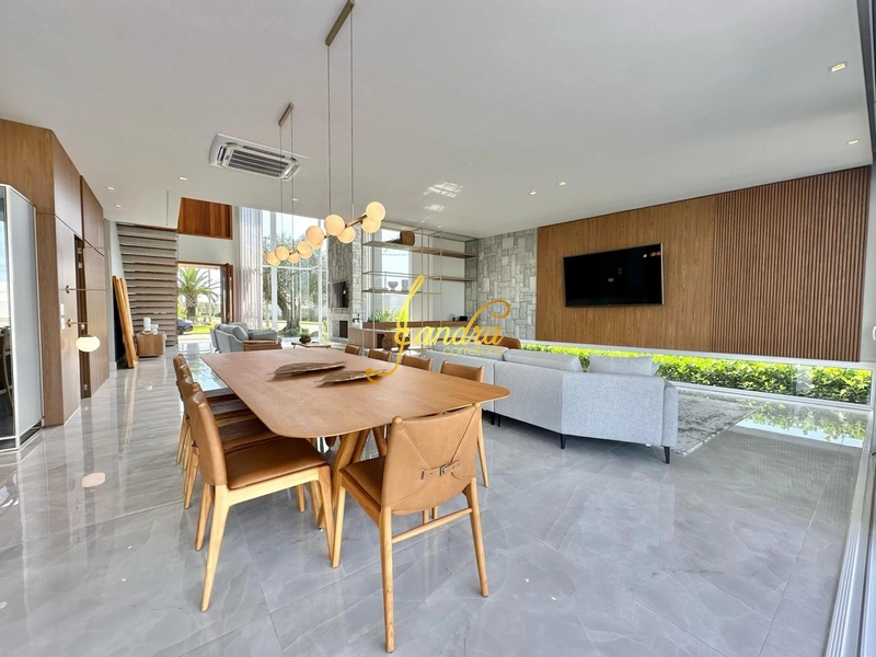 Sobrado mobiliado e decorado com 05 suítes e piscina em concreto: 20ª foto da galeria de imagens do imóvel