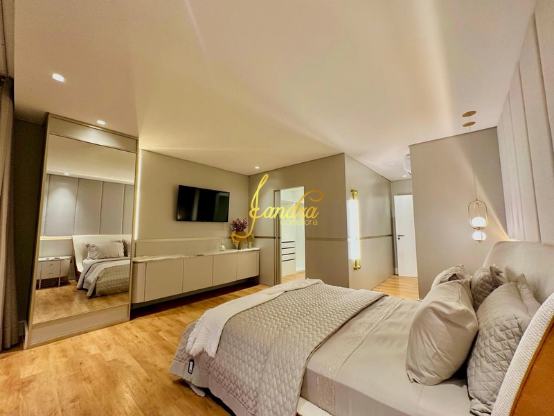 Sobrado mobiliado e decorado com 05 suítes e piscina em concreto: 2ª foto da galeria de imagens do imóvel