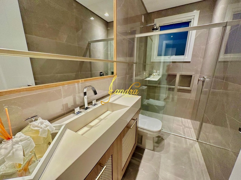 Sobrado mobiliado e decorado com 05 suítes e piscina em concreto: 47ª foto da galeria de imagens do imóvel