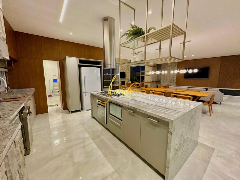 Sobrado mobiliado e decorado com 05 suítes e piscina em concreto: 19ª foto da galeria de imagens do imóvel