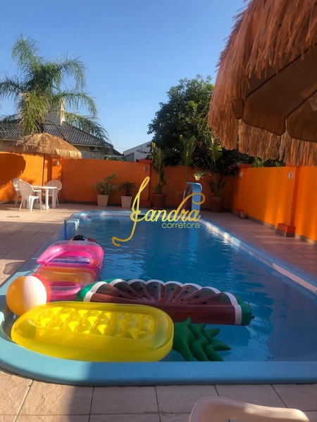 Sobrado com 7 dormitórios sendo 5 suítes  e piscina, pertinho do mar: 12ª foto da galeria de imagens do imóvel