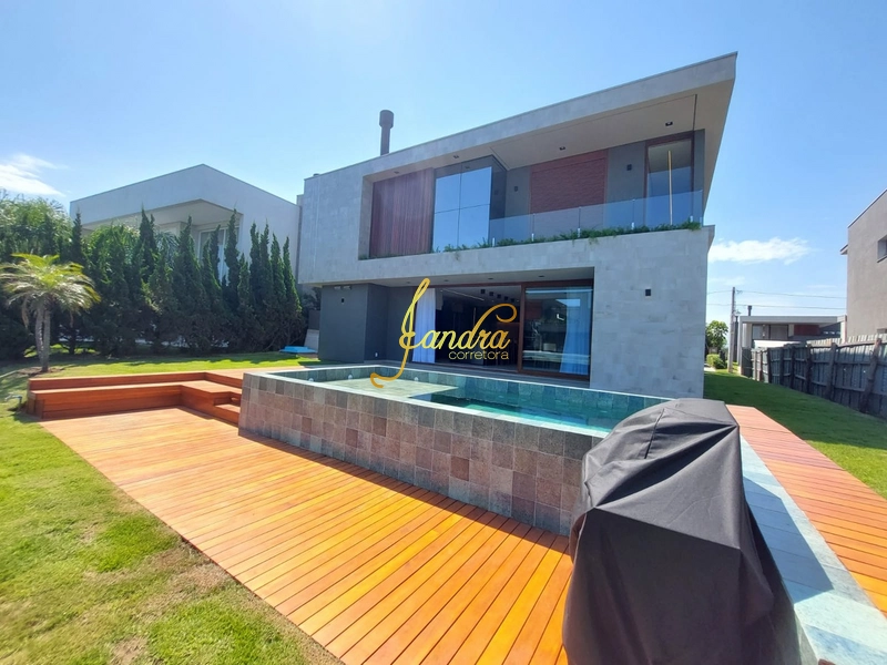 Sobrado Beira Lago, com 5 suítes mobiliado e decorado: 20ª foto da galeria de imagens do imóvel