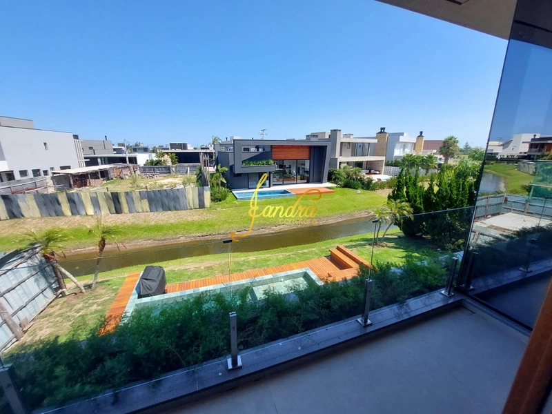 Sobrado Beira Lago, com 5 suítes mobiliado e decorado: 29ª foto da galeria de imagens do imóvel