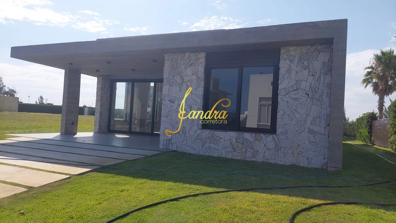 Casa térrea com 4 suítes e beira de lago: 24ª foto da galeria de imagens do imóvel