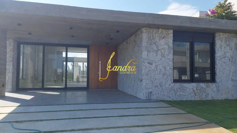 Casa térrea com 4 suítes e beira de lago: 5ª foto da galeria de imagens do imóvel