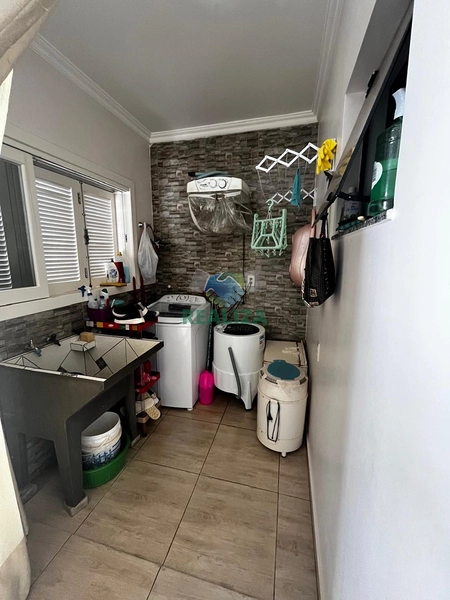 CASA COM PISCINA : 23ª foto da galeria de imagens do imóvel