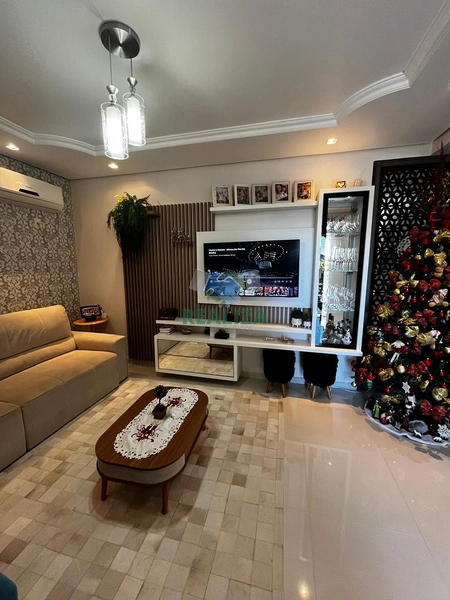 CASA COM PISCINA : 2ª foto da galeria de imagens do imóvel
