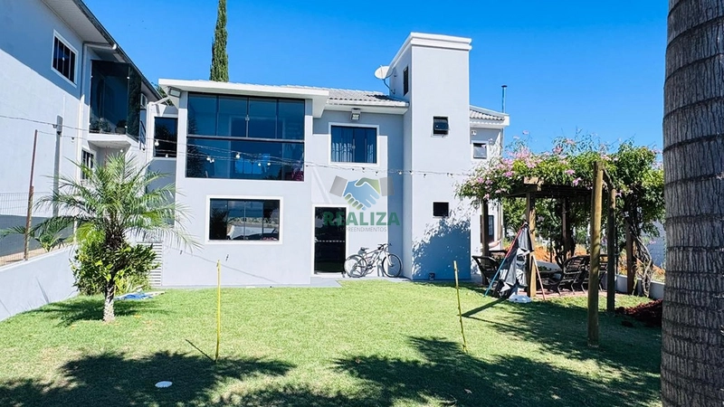 CASA DE ALTO PADRÃO: 3ª foto da galeria de imagens do imóvel