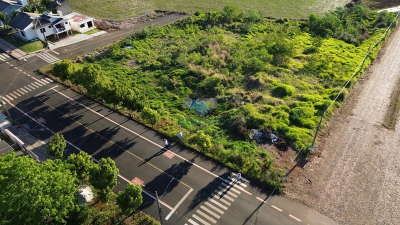 TERRENO: 2ª foto da galeria de imagens do imóvel
