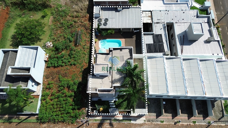 CASA DE ALTO PADRÃO: 2ª foto da galeria de imagens do imóvel
