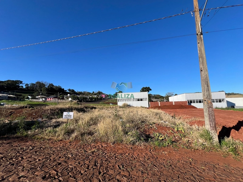 TERRENO: 2ª foto da galeria de imagens do imóvel