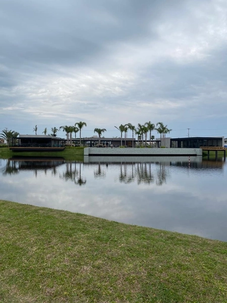 TERRENO COM UMA OTIMA LOCALIZAÇÃO.: 1ª foto da galeria de imagens do imóvel