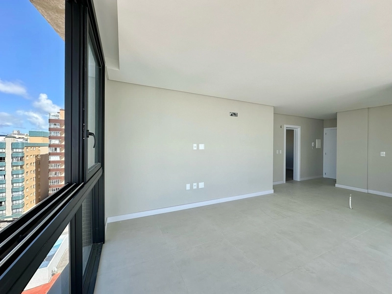 APARTAMENTO COM VISTA CINEMATOGRÁFICA PARA O MAR: 2ª foto da galeria de imagens do imóvel