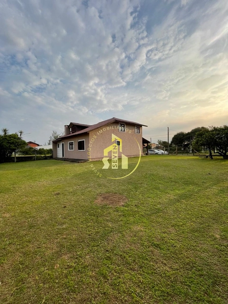 Casa Ampla e Bem Localizada – 3 Quadras do Mar: 3ª foto da galeria de imagens do imóvel