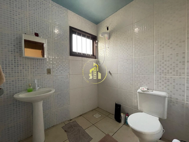 Casa Ampla e Bem Localizada – 3 Quadras do Mar: 1ª foto da galeria de imagens do imóvel