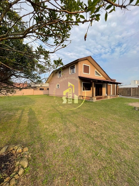 Casa Ampla e Bem Localizada – 3 Quadras do Mar: 34ª foto da galeria de imagens do imóvel