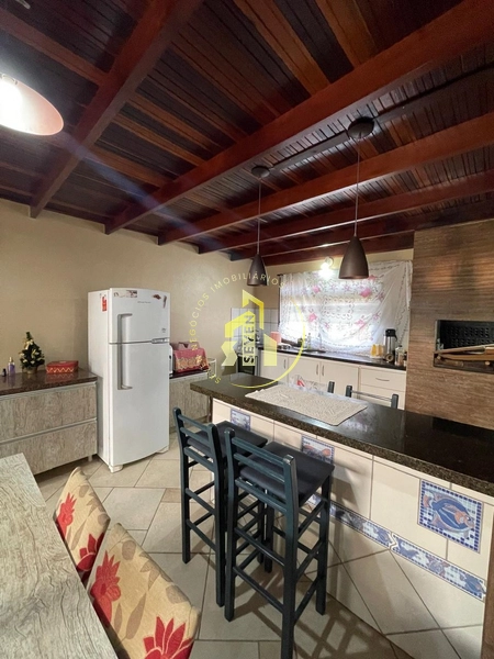 Casa Ampla e Bem Localizada – 3 Quadras do Mar: 4ª foto da galeria de imagens do imóvel