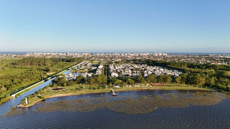 MANSÃO COM VISTA PARA A MARINA: 6ª foto da galeria de imagens do imóvel