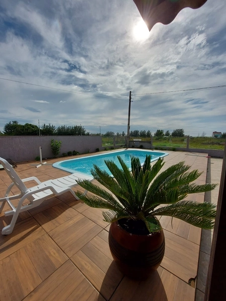 Ótima casa com piscina: 1ª foto da galeria de imagens do imóvel
