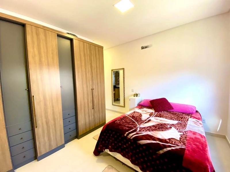 CASA À DUAS QUADRAS DO MAR: 8ª foto da galeria de imagens do imóvel