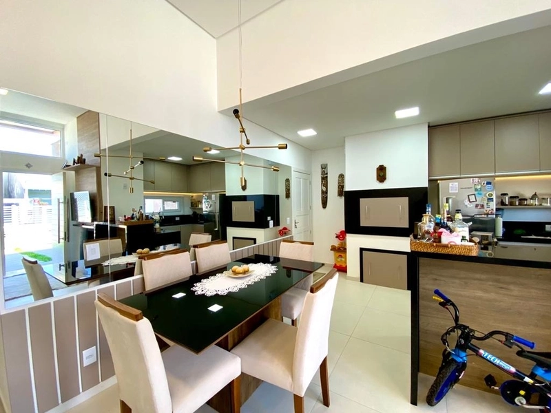 CASA À DUAS QUADRAS DO MAR: 15ª foto da galeria de imagens do imóvel