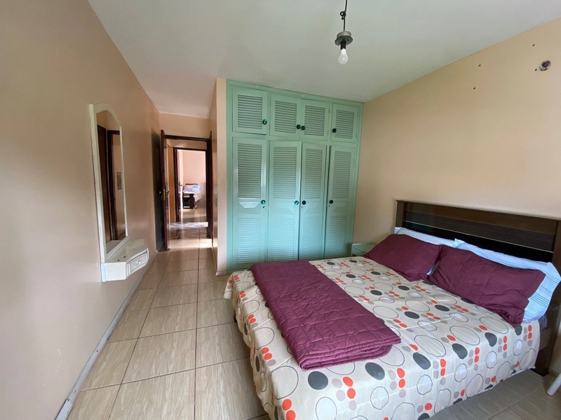 CASA COM UMA OTIMA LOCALIZAÇÃO.: 2ª foto da galeria de imagens do imóvel